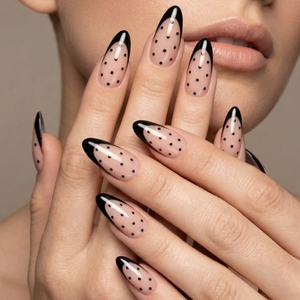 Decoratieve topcoat met vlokjes voor originele nageldesigns